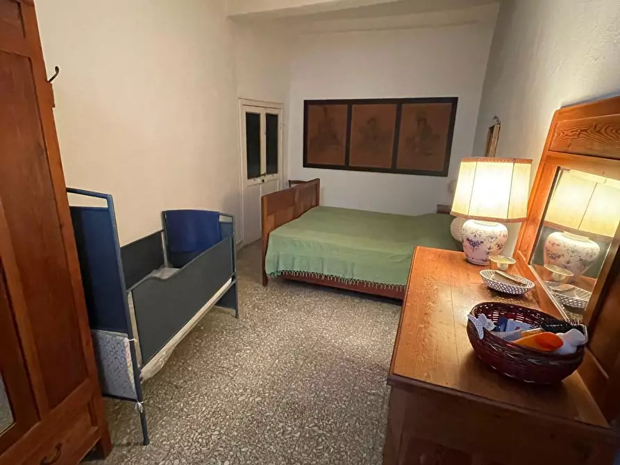 Immagine 18 di Pentalocale in vendita  in Piazza XIII Dicembre 6 a Ameglia