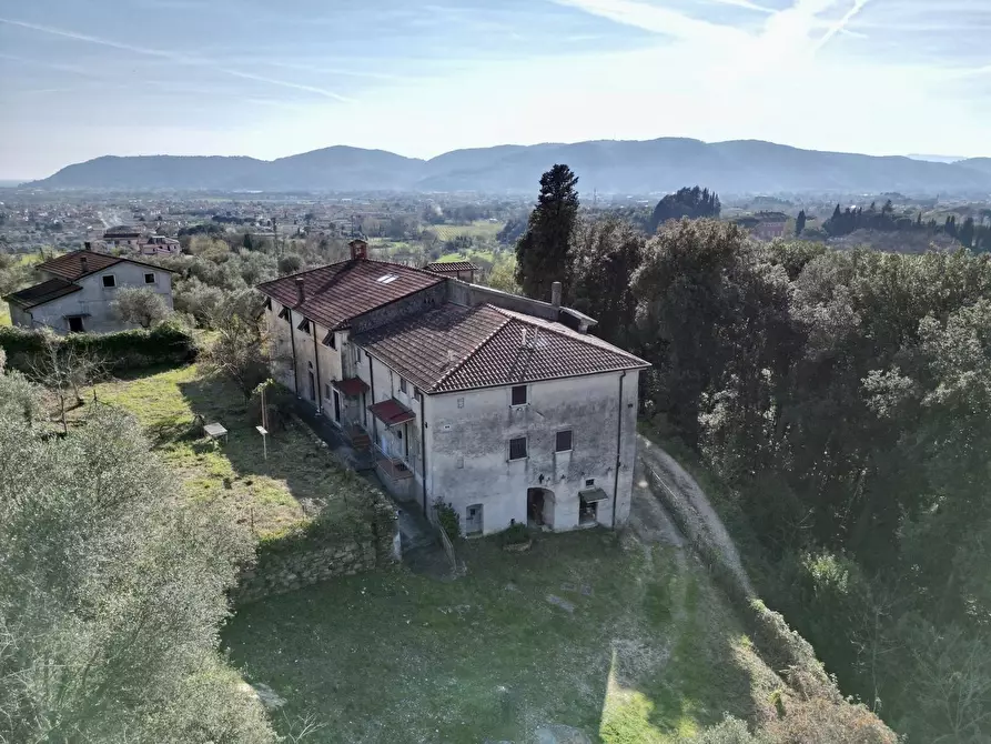 Immagine 4 di Villa in vendita  a Castelnuovo Magra