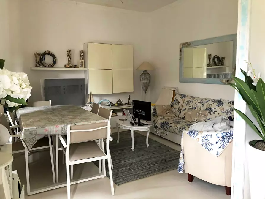 Immagine 7 di Villa in vendita  a Ameglia