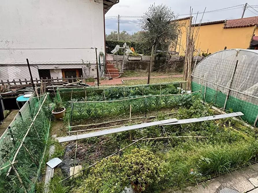 Immagine 16 di Casa semindipendente in vendita  a Castelnuovo Magra