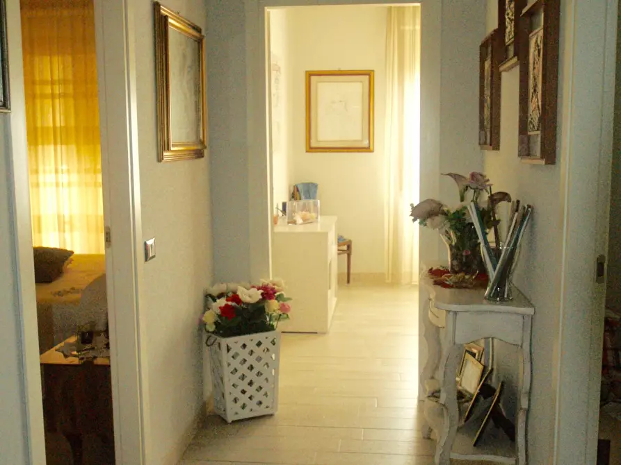 Immagine 8 di Porzione di casa in vendita  a Ameglia