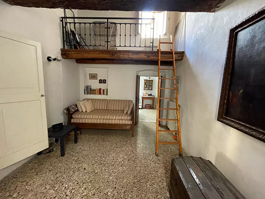 Immagine 12 di Pentalocale in vendita  in Piazza XIII Dicembre 6 a Ameglia