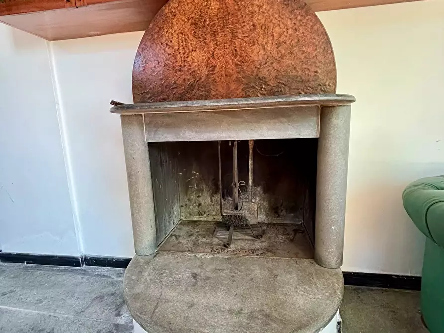 Immagine 10 di Porzione di casa in vendita  a Ameglia