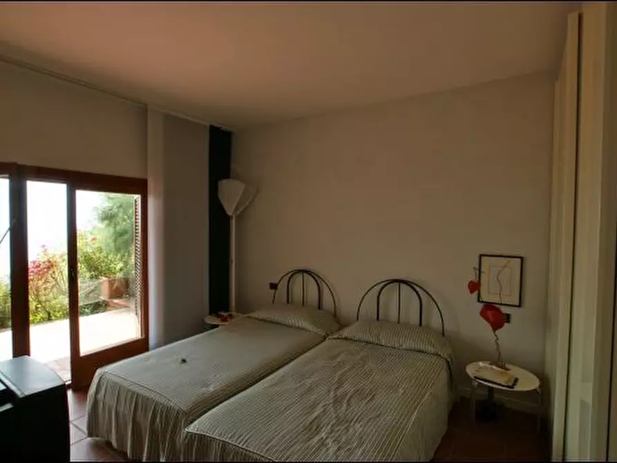 Immagine 9 di Pentalocale in vendita  a Ameglia