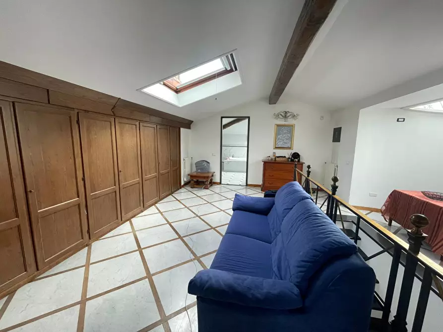 Immagine 20 di Villa in vendita  a Castelnuovo Magra