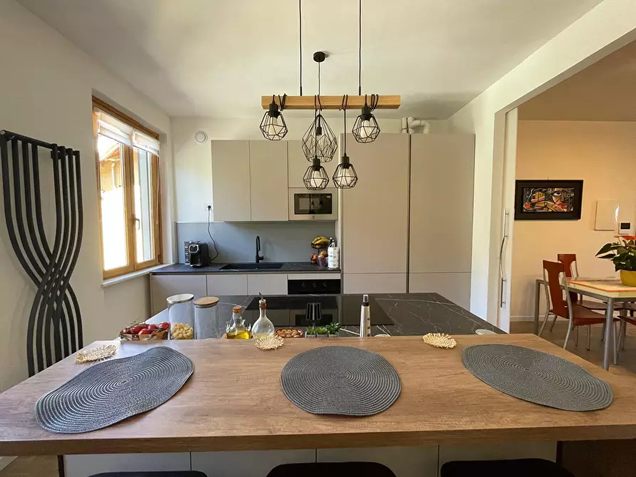 Immagine 11 di Quadrilocale in vendita  a Ameglia