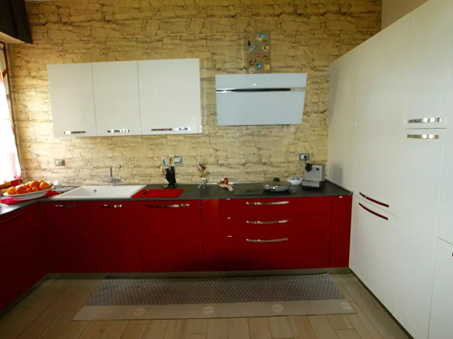 Immagine 6 di Porzione di casa in vendita  a Ameglia