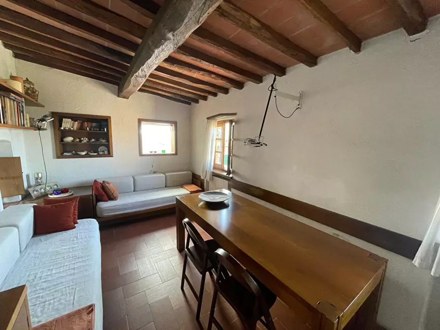 Immagine 24 di Pentalocale in vendita  in Piazza XIII Dicembre 6 a Ameglia