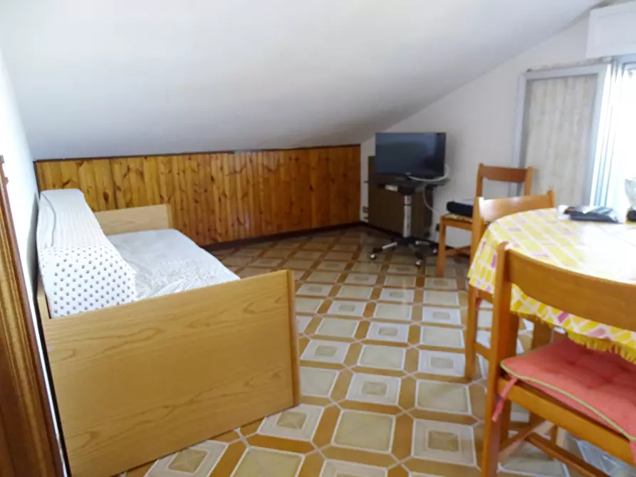 Immagine 3 di Mansarda in vendita  a Ameglia