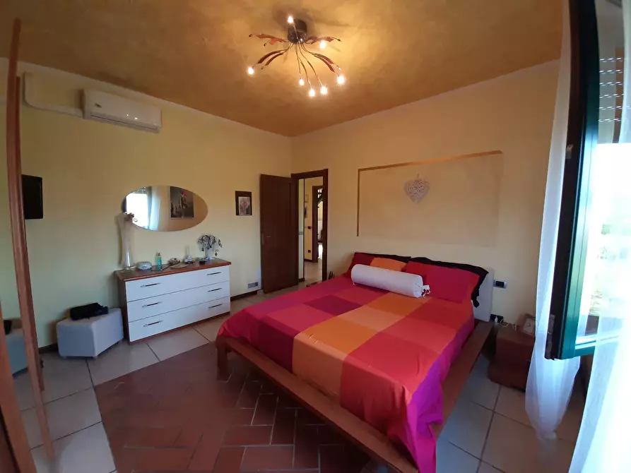 Immagine 11 di Casa semindipendente in vendita  a Ortonovo