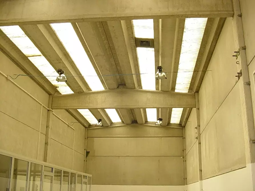 Immagine 1 di Capannone industriale in affitto  in Via delle Pianazze a La Spezia