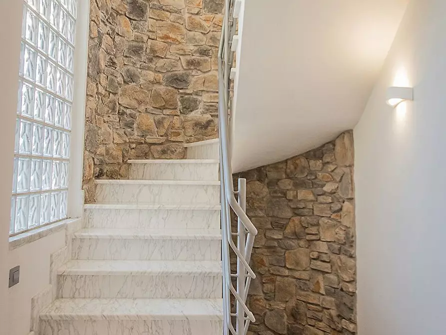 Immagine 16 di Casa indipendente in affitto  a Sarzana