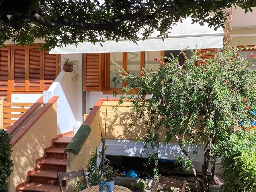 Immagine 11 di Villetta a schiera in affitto  in Via delle Pinete a Massa