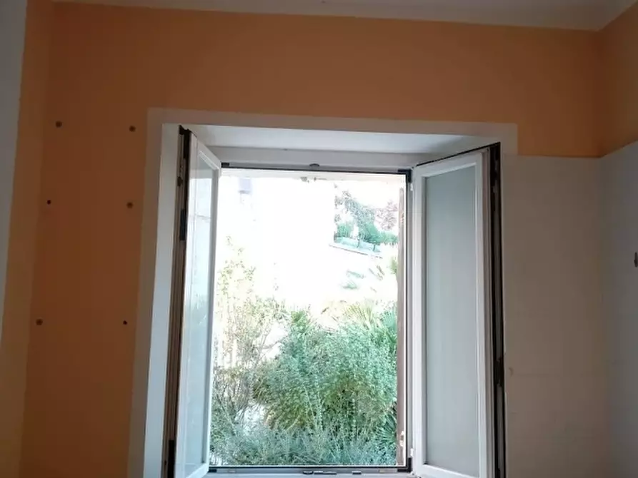 Immagine 11 di Locale commerciale in vendita  a Jesi