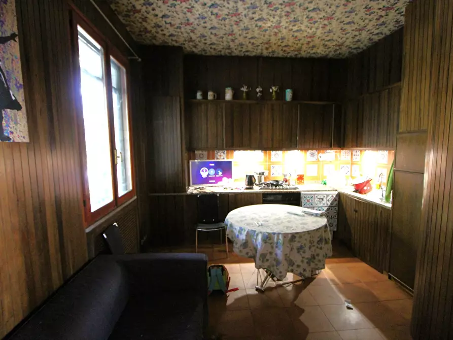 Immagine 10 di Casa indipendente in vendita  in Via Ca' Foscolo a Valsamoggia