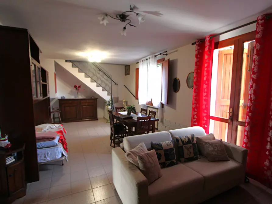 Immagine 5 di Villa in vendita  in Via dell'Artigiano 1 a Valsamoggia