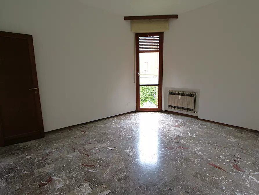Immagine 11 di Appartamento in vendita  in Viale della Costituzione 6 a Valsamoggia