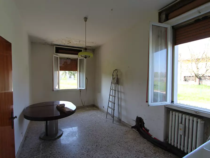 Immagine 6 di Porzione di casa in vendita  in Viale M. di Canossa a Valsamoggia