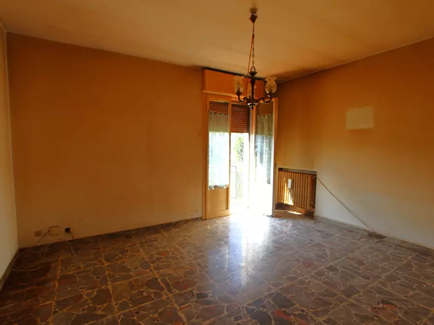 Immagine 30 di Porzione di casa in vendita  in Viale M. di Canossa a Valsamoggia