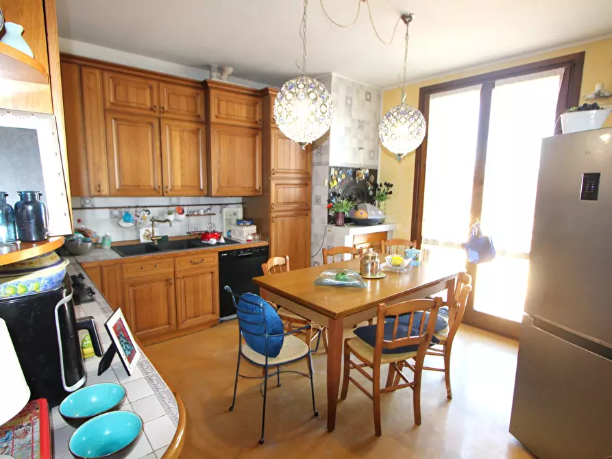 Immagine 11 di Appartamento in vendita  in Via Magazzino a Valsamoggia