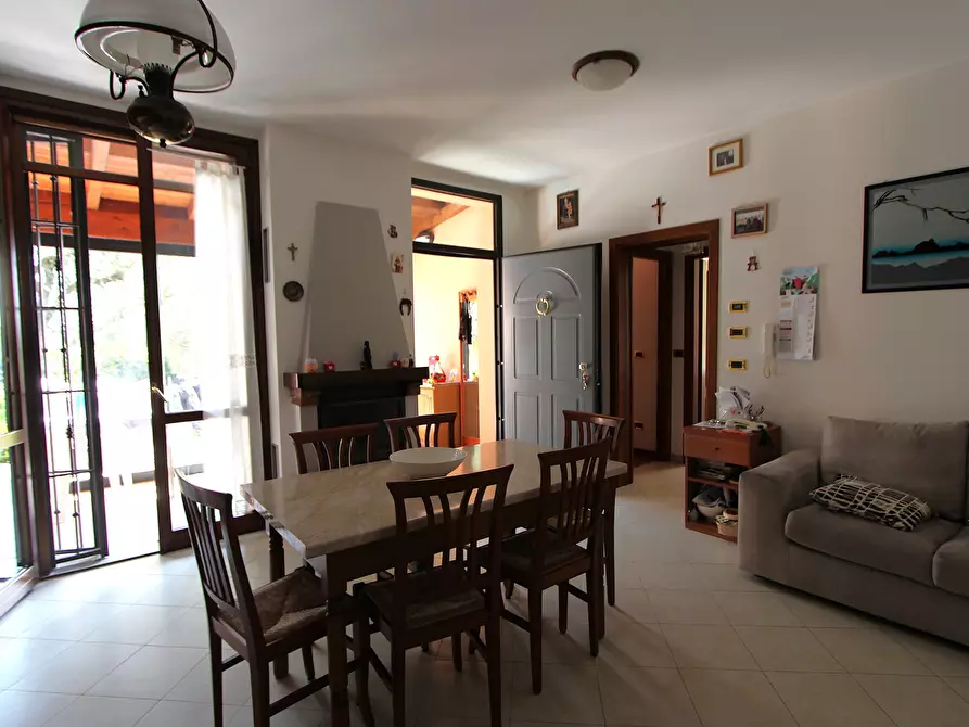 Immagine 3 di Appartamento in vendita  in Via E. Carnevali 79 a Valsamoggia