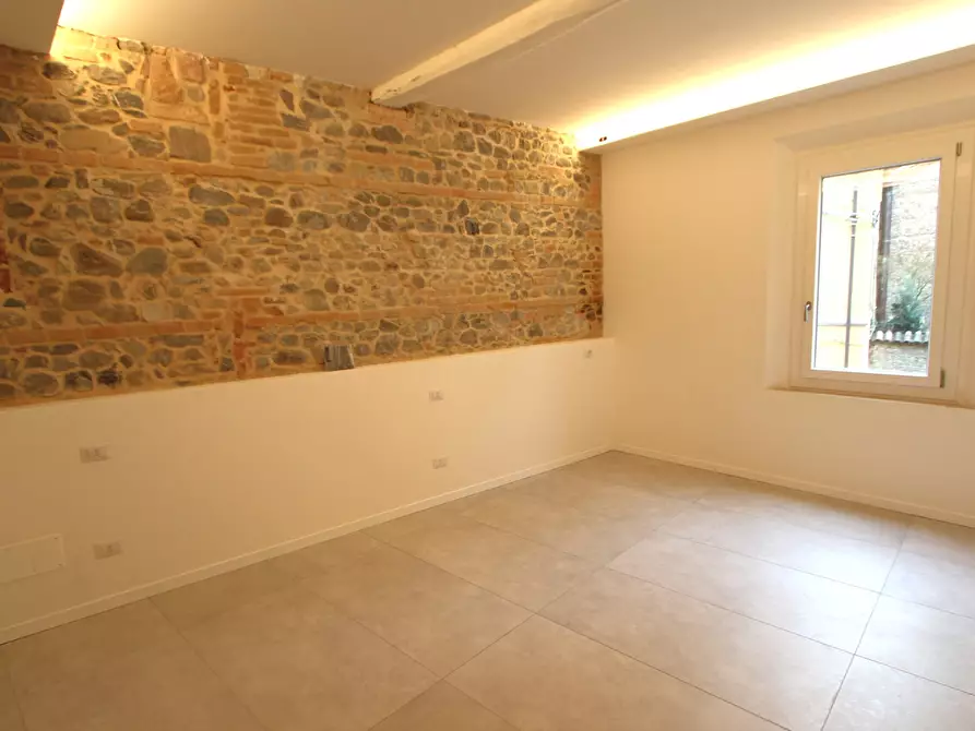 Immagine 13 di Appartamento in vendita  in Piazza Giuseppe Garibaldi a Valsamoggia