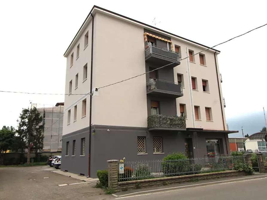 Immagine 1 di Appartamento in vendita  in Sirena a Valsamoggia