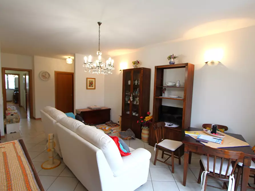 Immagine 33 di Appartamento in vendita  in Piazza Lorenzo D' Auria 3 a Valsamoggia