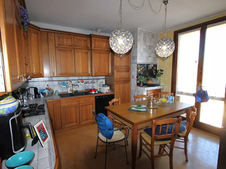 Immagine 10 di Appartamento in vendita  in Via Magazzino a Valsamoggia