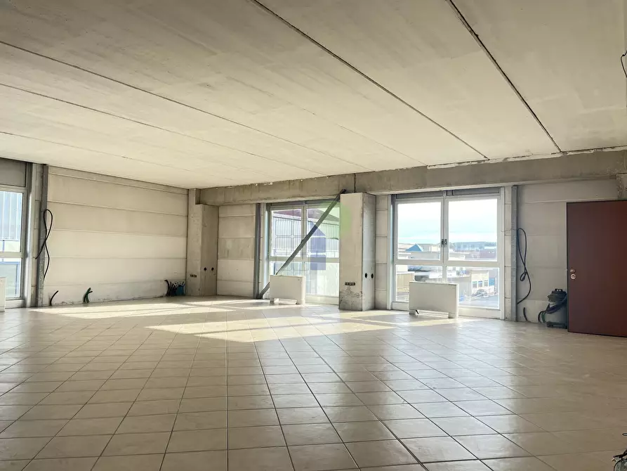 Immagine 12 di Ufficio in affitto  in Via delle Cateratte 105 a Livorno