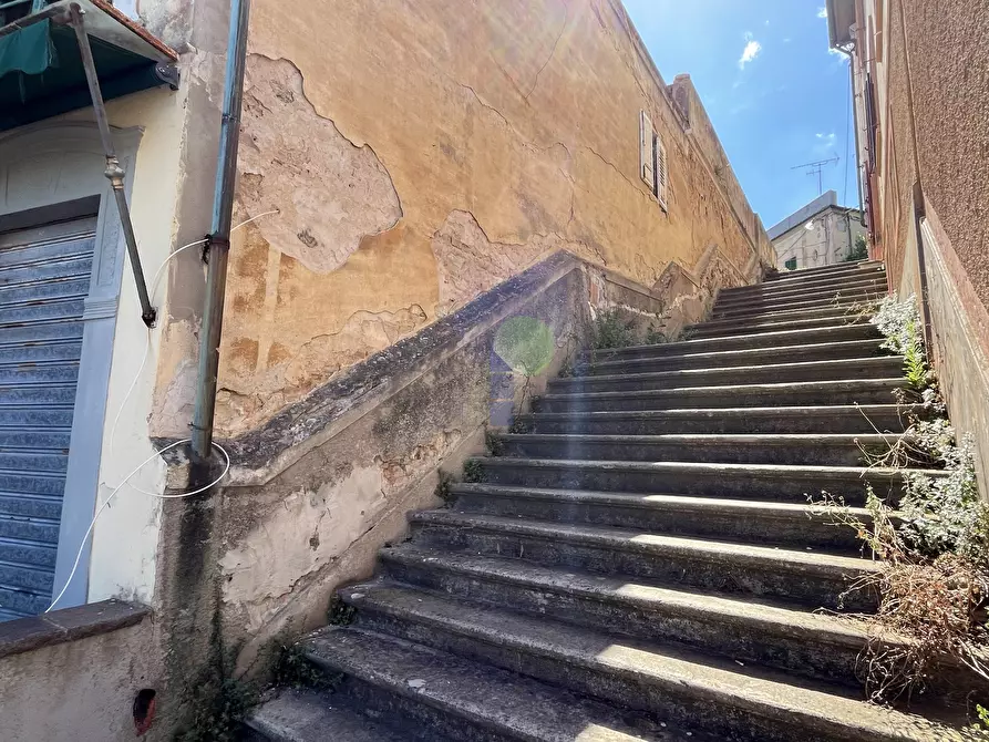 Immagine 18 di Locale commerciale in vendita  in Piazza di Montenero 15 a Livorno