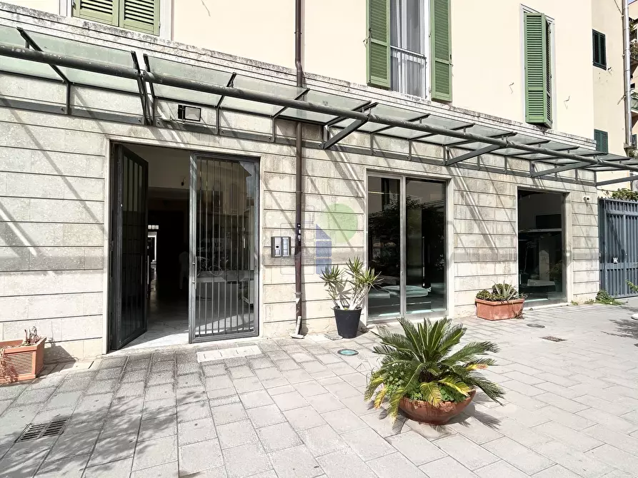 Immagine 6 di Capannone industriale in affitto  in Via Ricasoli 115 a Livorno