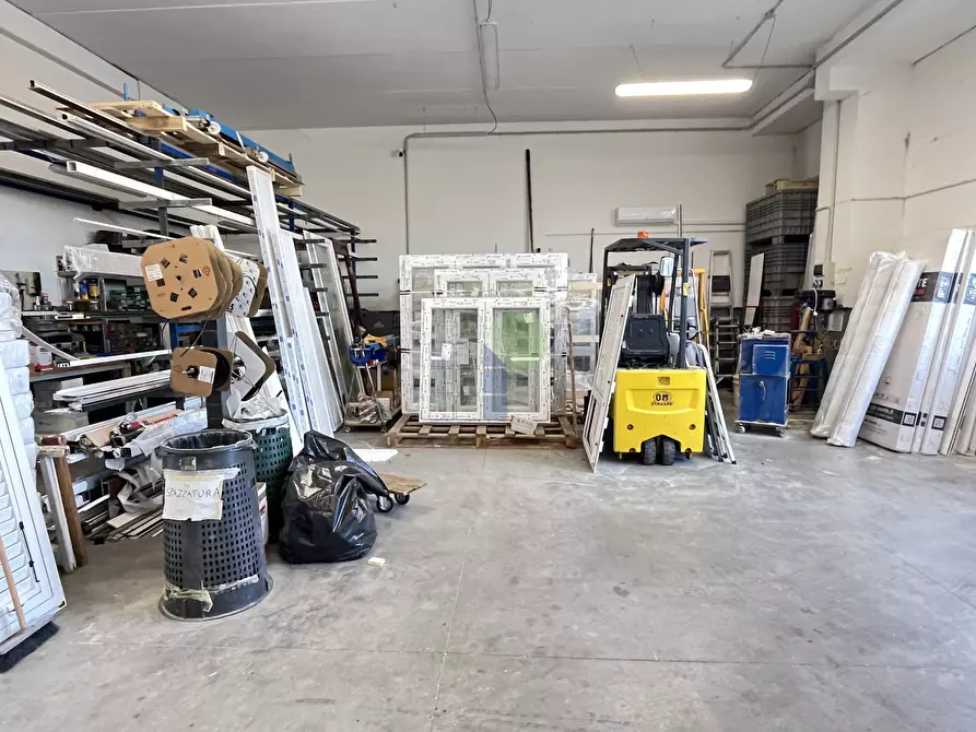 Immagine 1 di Locale commerciale in affitto  in Via Arrotini 11 a Livorno