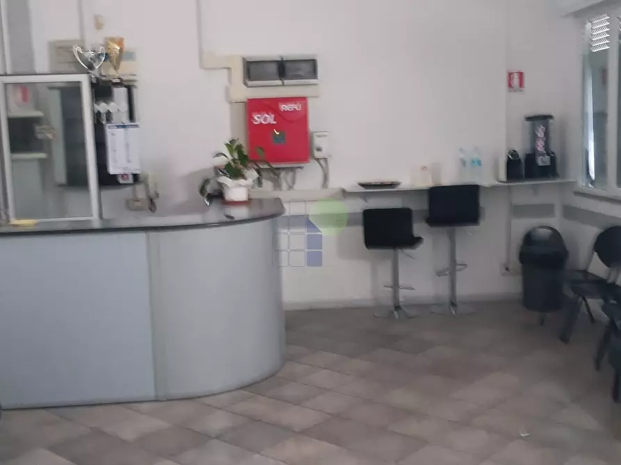 Immagine 11 di Attività artigianale in vendita  in Viale Giacomo Leopardi 41 a Livorno