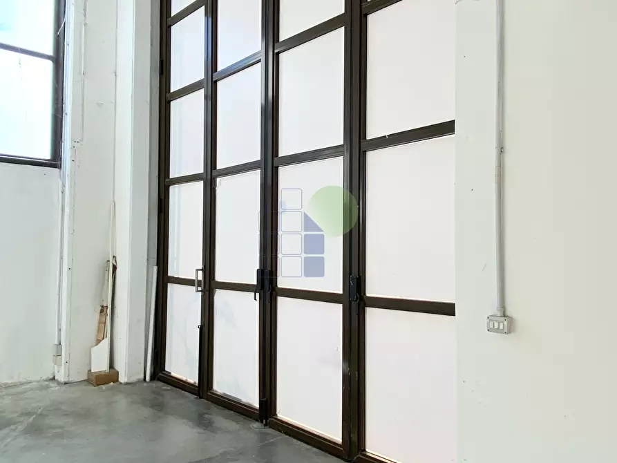 Immagine 3 di Attività artigianale in affitto  in Via dell' Artigianato 45 a Livorno