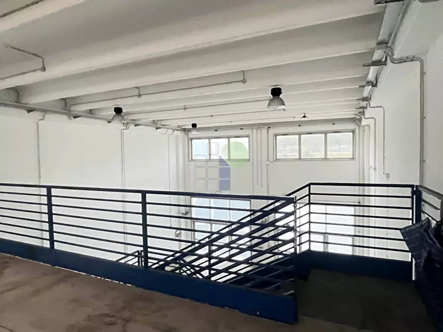 Immagine 18 di Attività artigianale in affitto  in Via Cimarosa 111 a Livorno