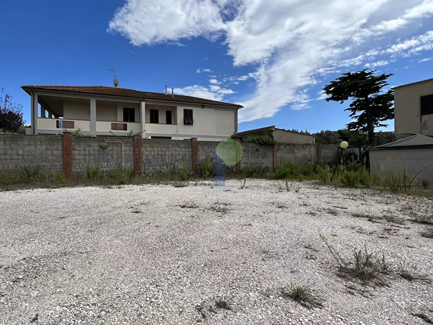 Immagine 12 di Locale commerciale in affitto  in Via di Montenero a Livorno