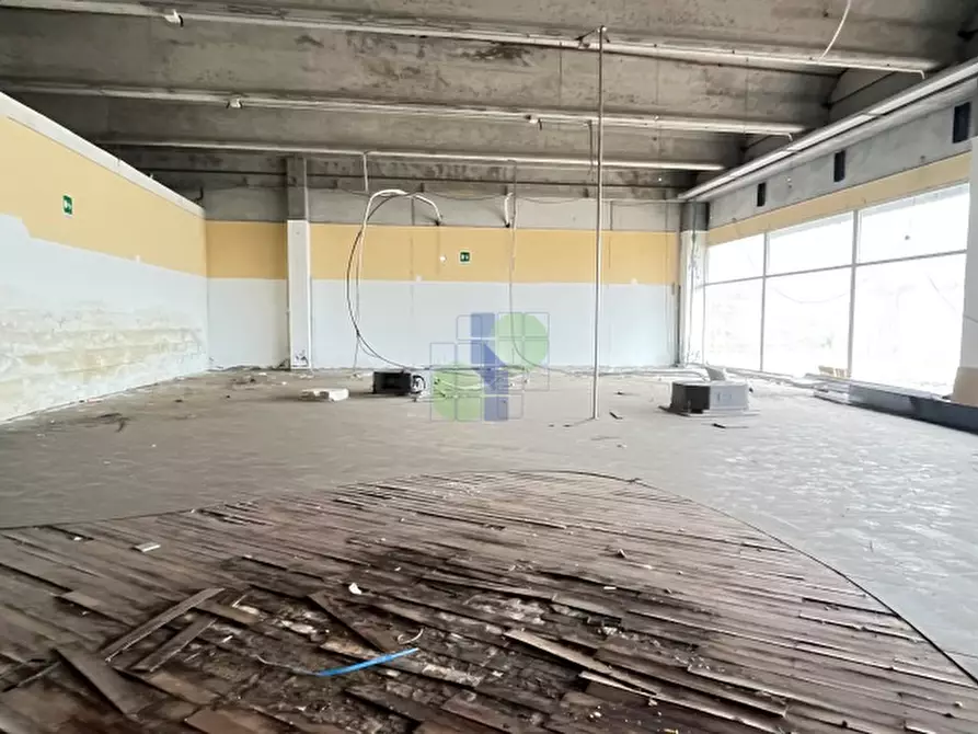 Immagine 10 di Capannone industriale in affitto  in Via dei Materassai 13 a Livorno