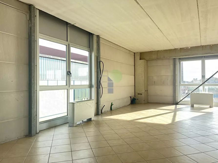 Immagine 8 di Ufficio in affitto  in Via delle Cateratte 105 a Livorno