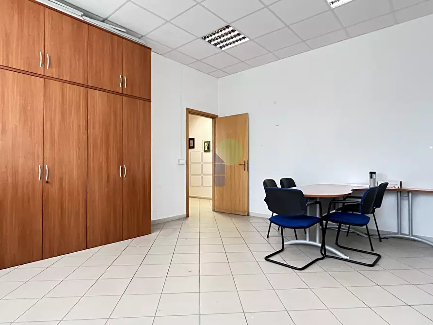 Immagine 4 di Ufficio in vendita  in Via dell' Artigianato 11 a Livorno