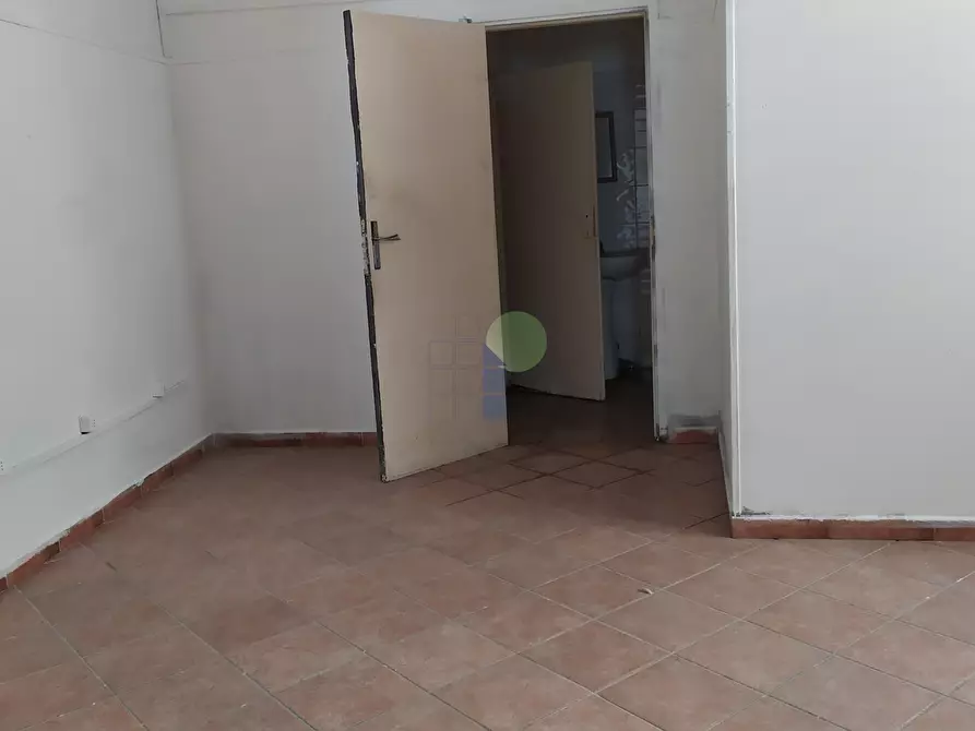 Immagine 8 di Capannone industriale in affitto  in Scali Luigi Bettarini 2 a Livorno