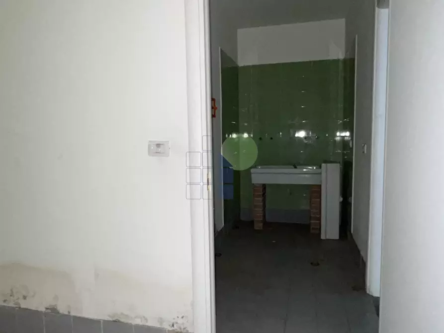 Immagine 3 di Attività artigianale in affitto  in Via Cimarosa 111 a Livorno