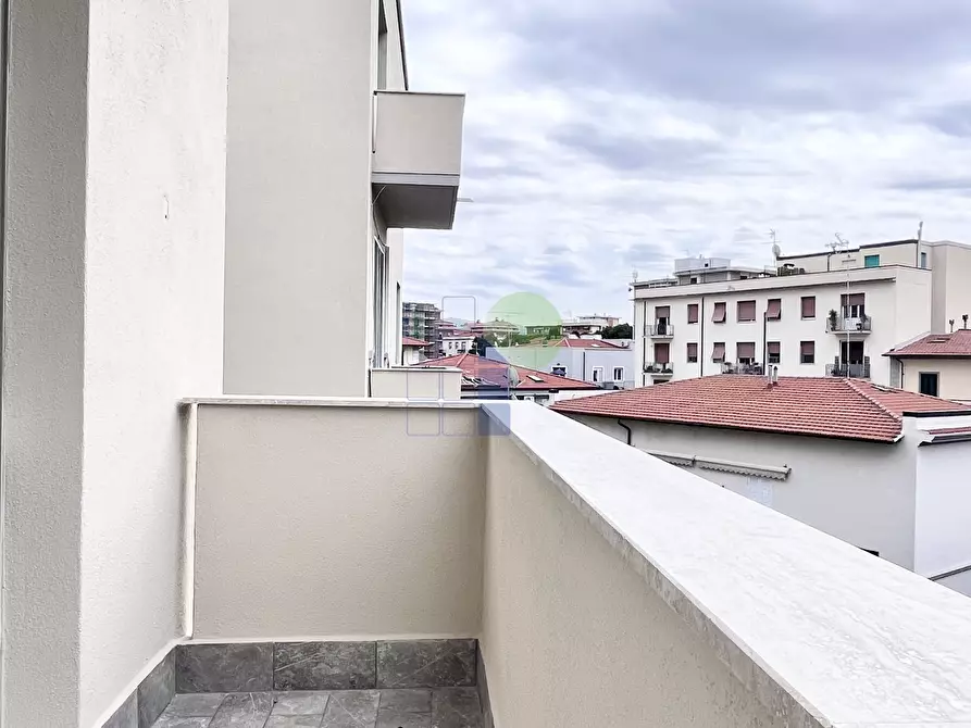 Immagine 2 di Pentalocale in vendita  in Via Baciocchi 12 a Livorno