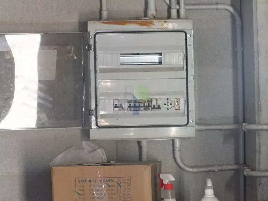 Immagine 8 di Attività artigianale in vendita  in Via Guarini a Livorno