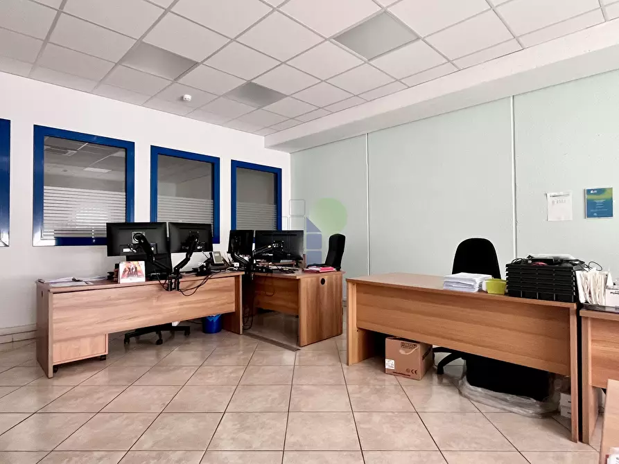 Immagine 7 di Attività artigianale in vendita  in Via  Cimarosa 55 a Livorno