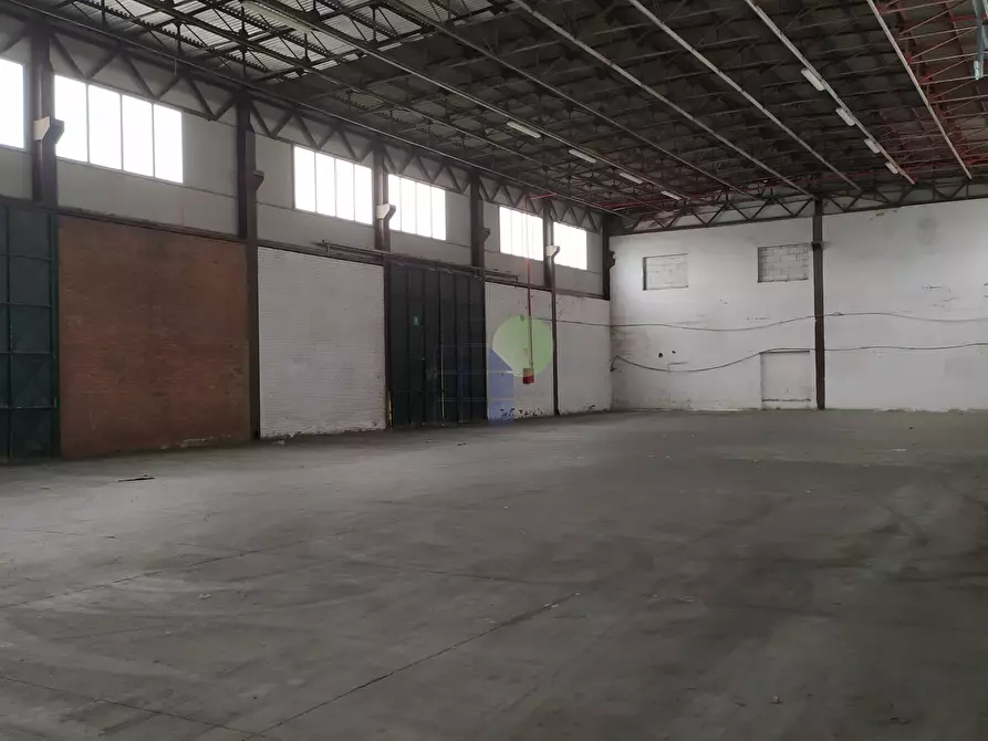 Immagine 23 di Attività artigianale in affitto  in Via Del Marzocco 40 a Livorno