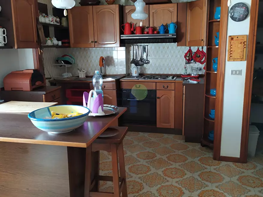 Immagine 2 di Pentalocale in vendita  in Viale Padre Nicola Magri 4 a Livorno