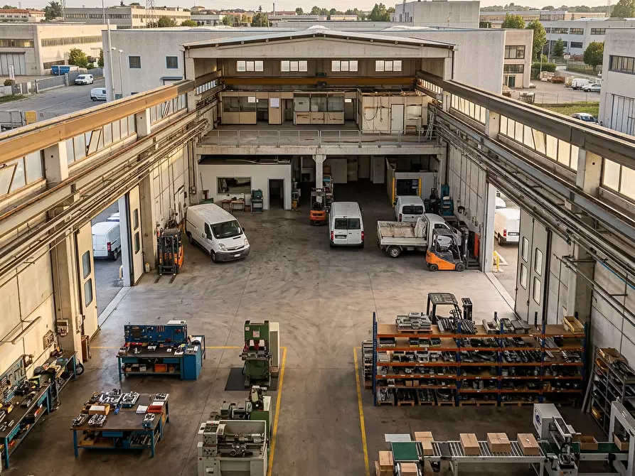 Immagine 3 di Capannone industriale in vendita  a Sarzana