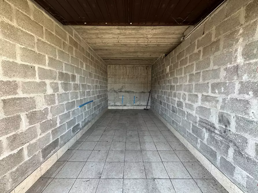 Immagine 3 di Garage in affitto  in Via Federico Tesio 1 a Dormelletto