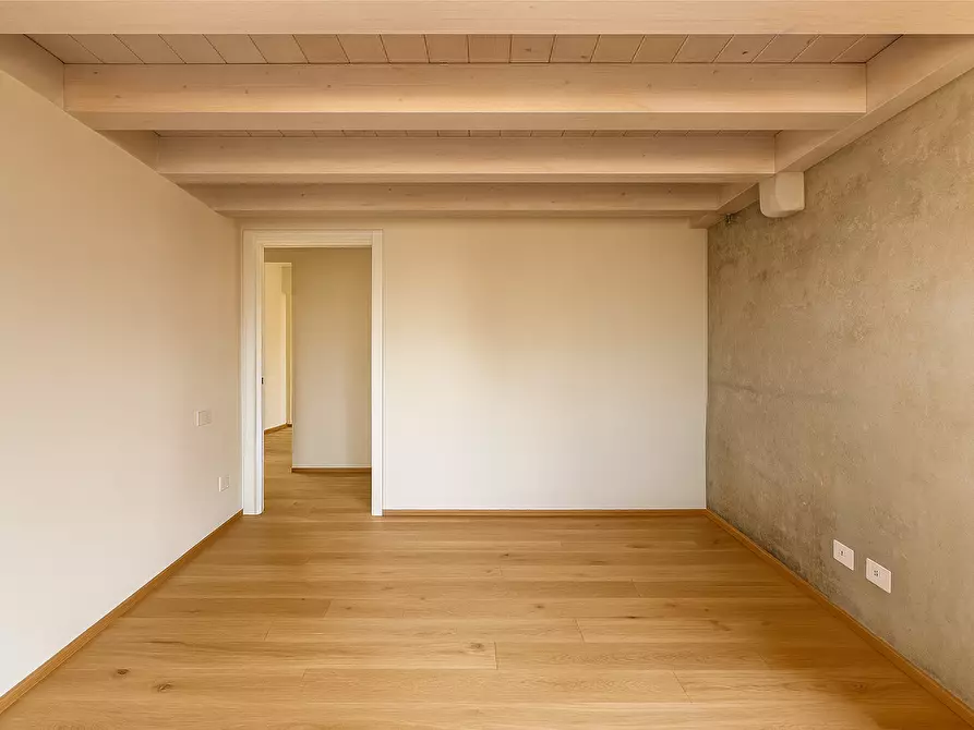 Immagine 22 di Quadrilocale in vendita  in Via Mazzini 1 a Meina